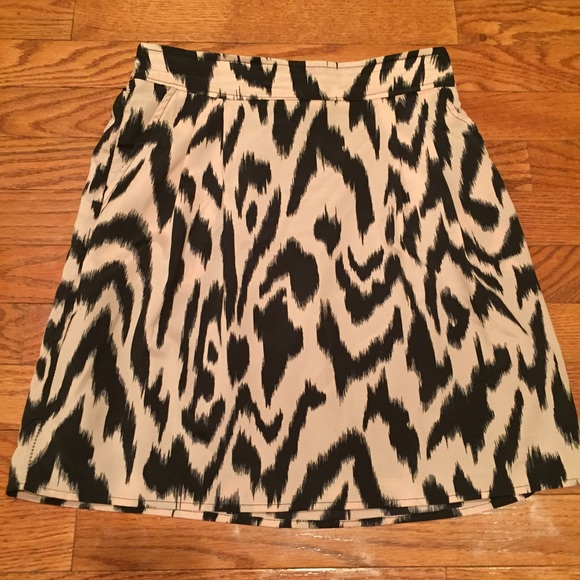🚫Sold in Bundle🚫Blush printed skirt