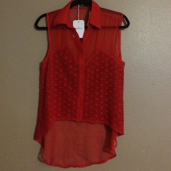 Red collar LF tank top