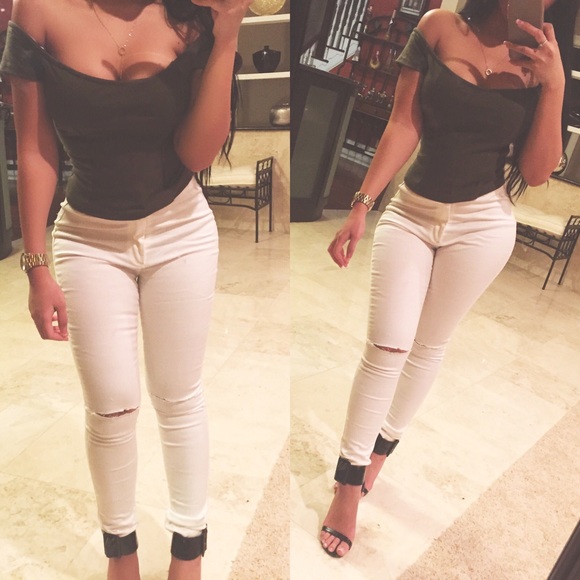 💥TRADED💥olive off shoulder crop top - Picture 1 of 1