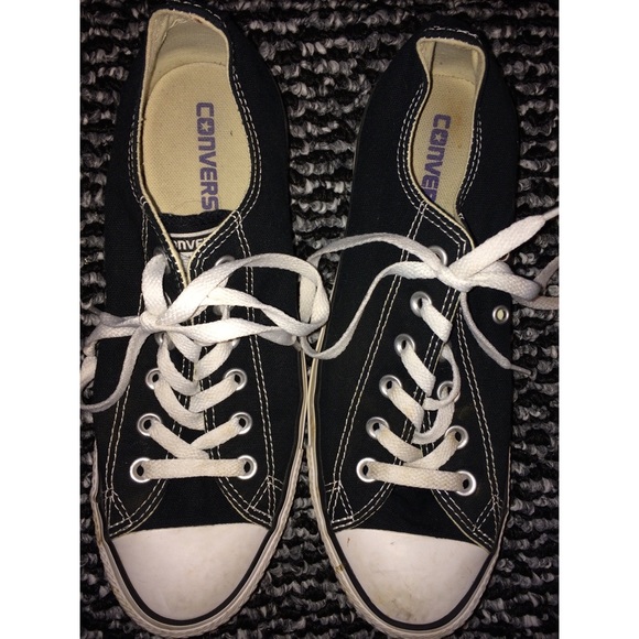 Black low top converse