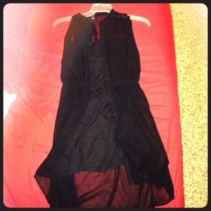 Black hi low dress, button up front.