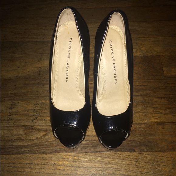 Black high heels - Picture 1 of 3