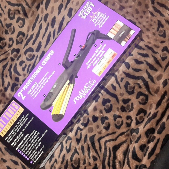 🚫SOLD!🚫 BNIB Hot Tools 2" Crimper - Picture 2 of 2
