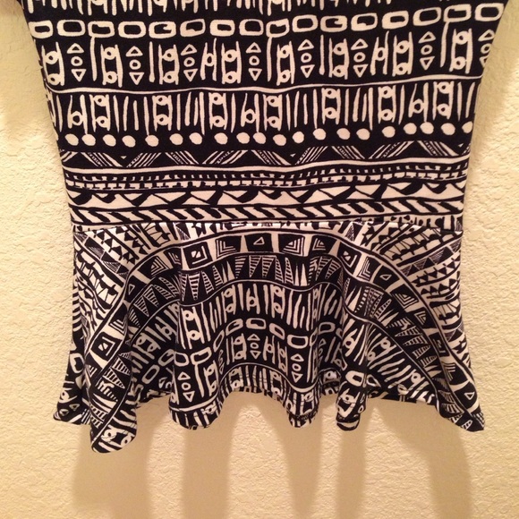 Clothes, shirt - Picture 4 of 4