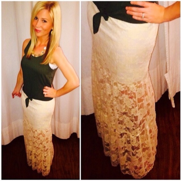 Dresses & Skirts - Beautiful lace mermaid style maxi skirt