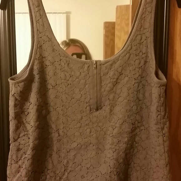 AE gray floral top - Picture 4 of 4