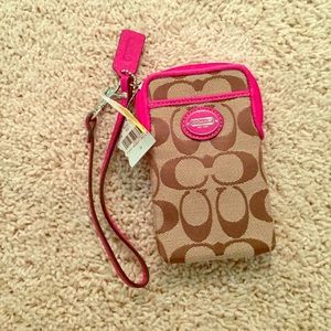 TAGS STILL ATTACHED!! Never used Coach Wristlet