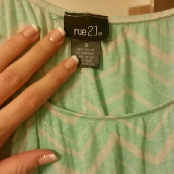 Turquoise aqua flowy top - Picture 3 of 4