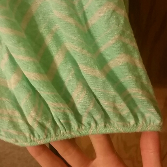 Turquoise aqua flowy top - Picture 4 of 4