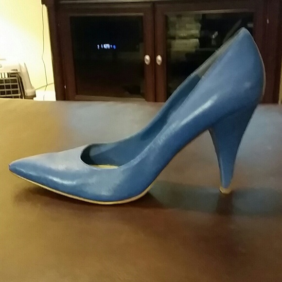 ❎SOLD  Blue pumps - Picture 2 of 2