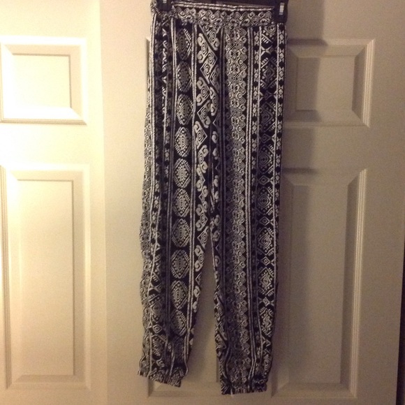 Tribal Print Joggers NWOT
