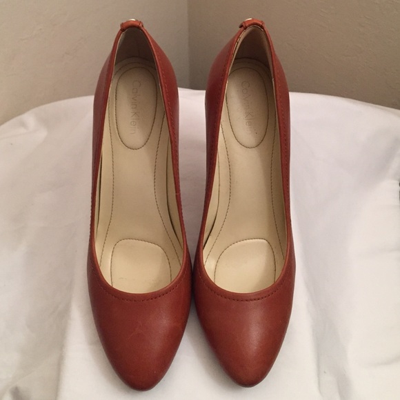 Calvin Klein Whinnie Heels in Whisky, Size 6.5