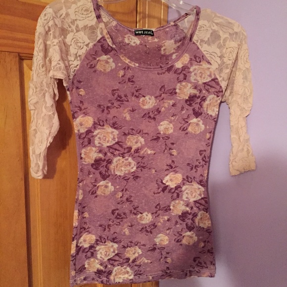 Wet seal floral top