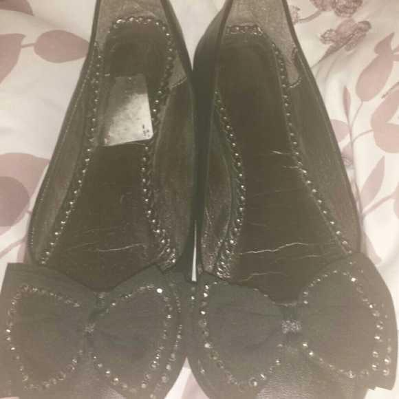 Black flats with bows - Picture 3 of 3