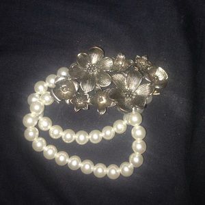 Floral/Pearl Bracelet