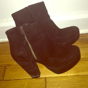 Steven Madden Black Heeled Boots!!!