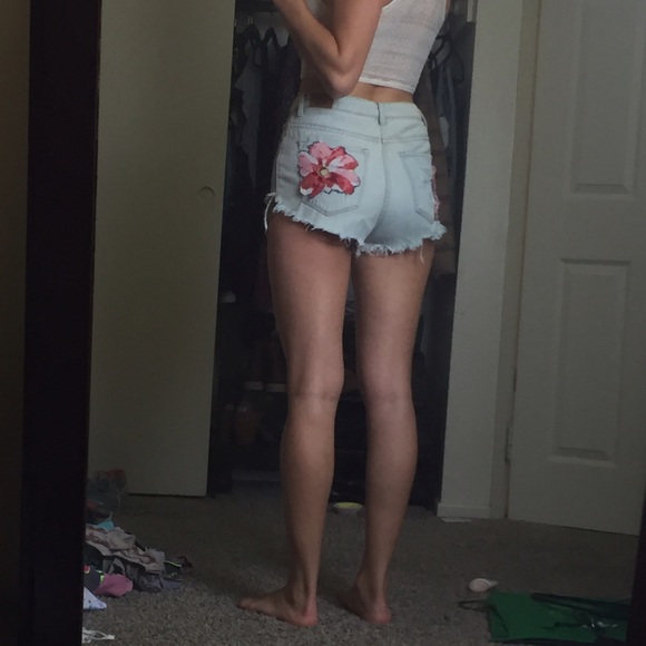 SOLD❌ high waisted one of a kind Jean denim shorts - Picture 4 of 4