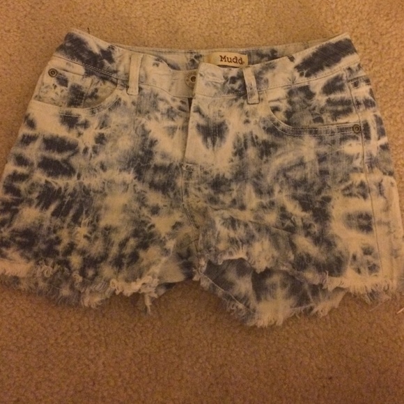 Bleached shorts