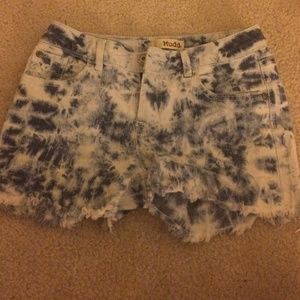 Bleached shorts