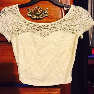 Crop top shirt.