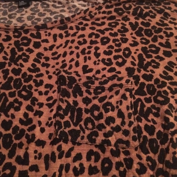 F21 Cheetah Crop Top - Picture 3 of 3