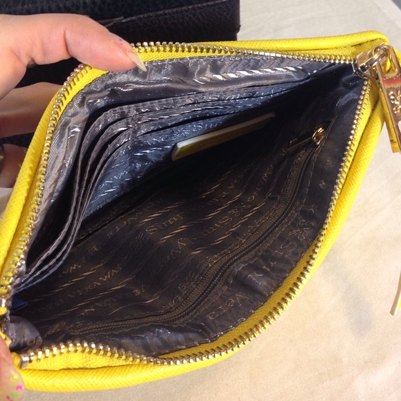 NWT Yellow Straw Large Wristlet Clutch - Picture 3 of 4