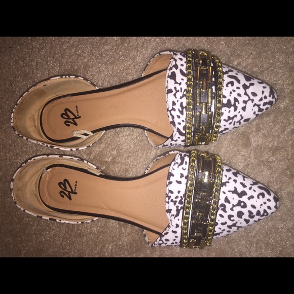 Bebe Flat Shoes