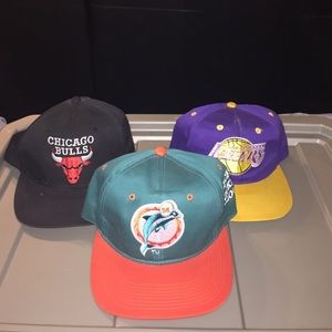 BUNDLE PACK: Vintage sports snapback hats.