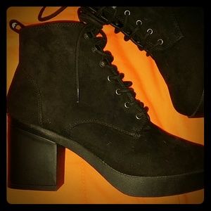 Black chunky heel platform combat boot