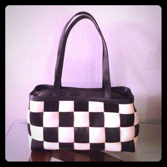 Black & White Harvey's Seatbelt Bag