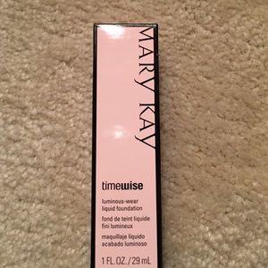 Mary Kay luminous liquid foundation Beige 6