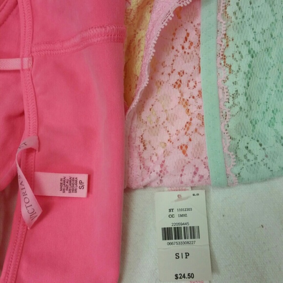 2 Victoria's secret bralette's - Picture 4 of 4