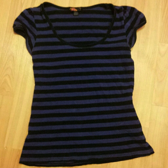 Forever 21 T-Shirt