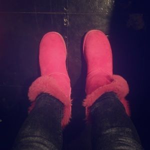 Pink uggs
