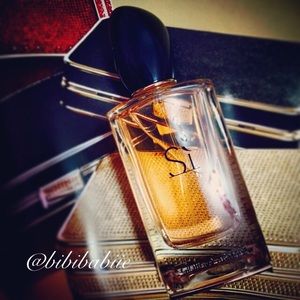 Giorgio Armani Si Fragrance Perfume