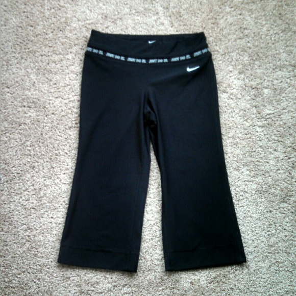 Nike Dri Fit Yoga Capris