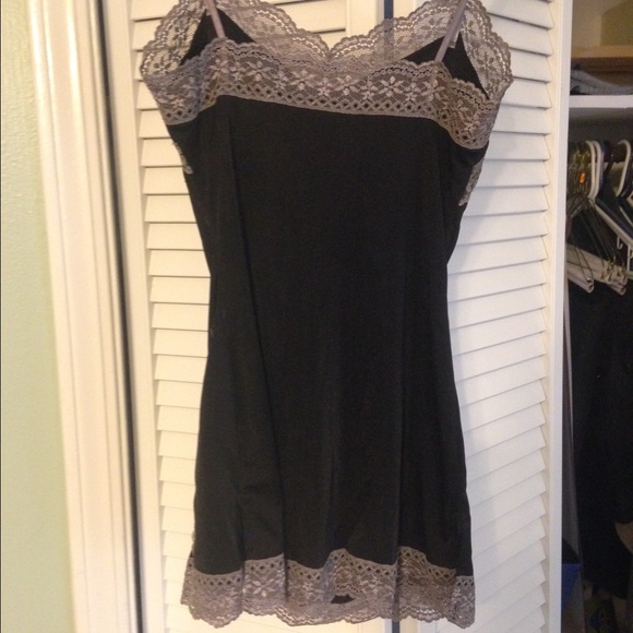 Satin summer top from The Limited. - Picture 2 of 3