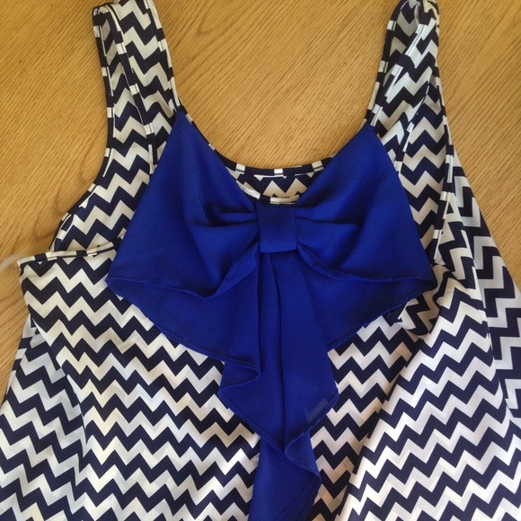Brand new chevron top blue & white size large