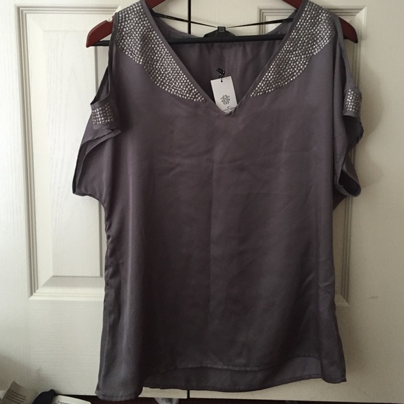 NWT Jessica Simpson grey cold shoulder top