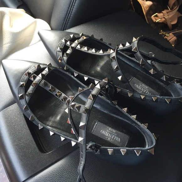 Valentino Flats - Picture 3 of 4