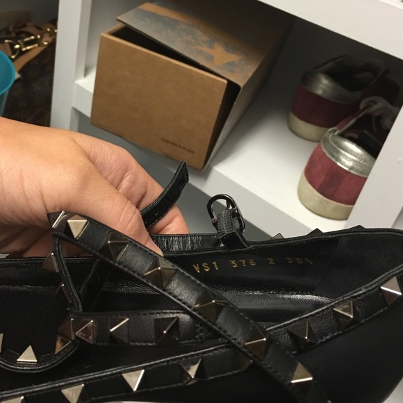 Valentino Flats - Picture 4 of 4