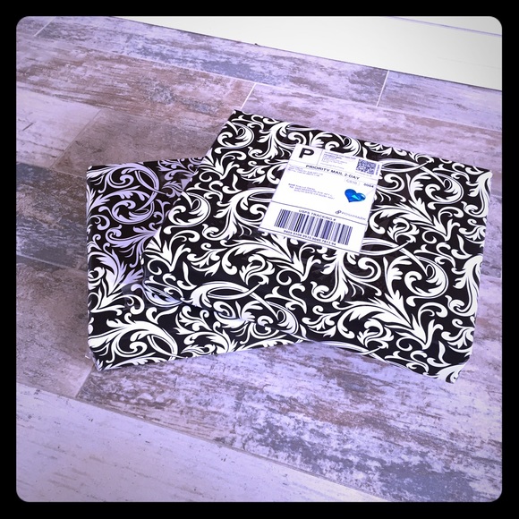 Packages going out today 😘😘. Thank you