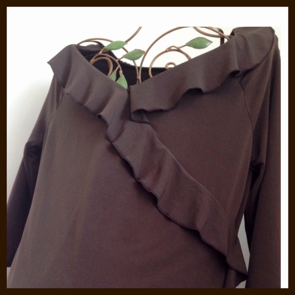 Brown Ruffle Front V-Neck Top. - Picture 2 of 3