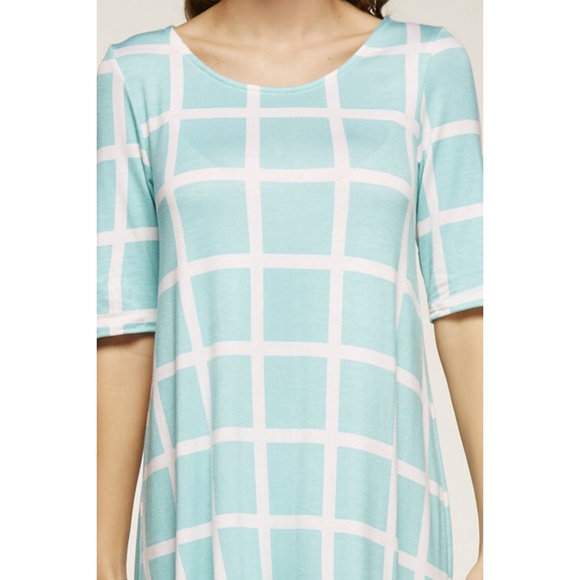 ‼️SALE‼️Checkered Pattern Spring Tunic - Picture 3 of 3