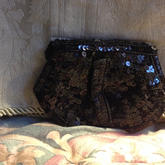 Exquisite Coin Purse - Picture 2 of 2