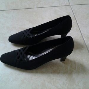 Black dress shoes
