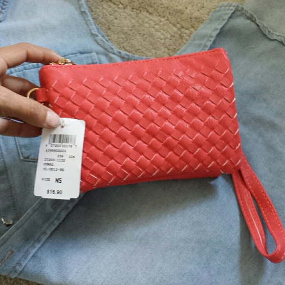 Clutch - Picture 2 of 3