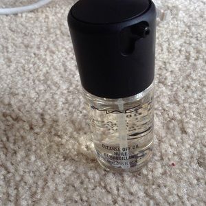 MAC cleanse off oil