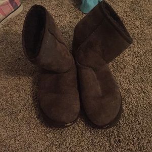 Brown uggs