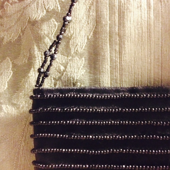 Seed Beaded Handbag - Picture 2 of 3